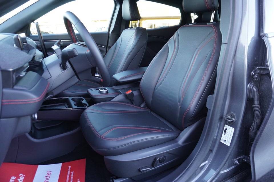 Ford Mustang Mach-E 98 Premium Extended Range 5d