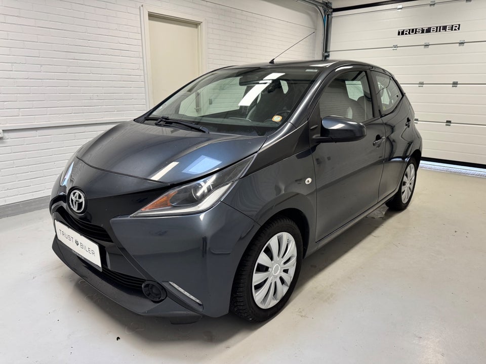 Toyota Aygo 1,0 VVT-i x-play 5d