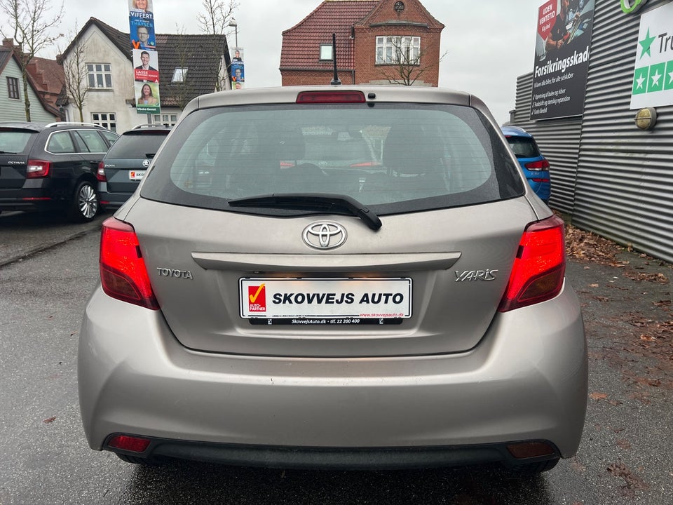 Toyota Yaris 1,0 VVT-i T2 Premium 5d