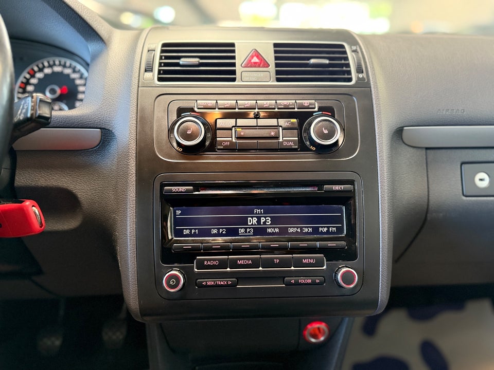 VW Touran 1,6 TDi 105 Trendline 7prs 5d