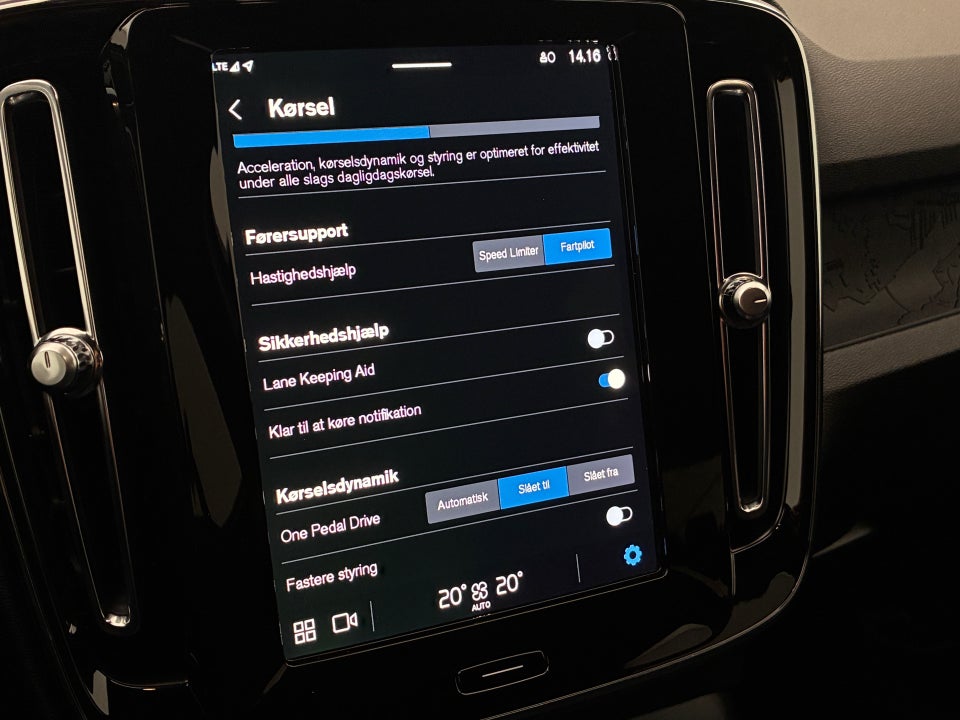 Volvo XC40 ReCharge Extended Range Core 5d