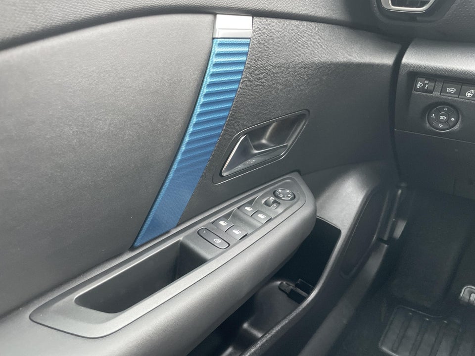 Citroën ë-C4 X 50 Shine 4d