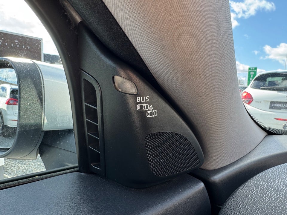 Volvo S40 1,6 D Momentum 4d