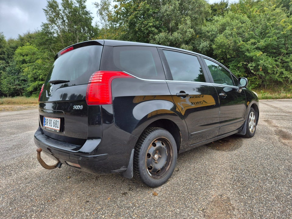 Peugeot 5008 1,6 HDi 112 Premium 7prs 5d