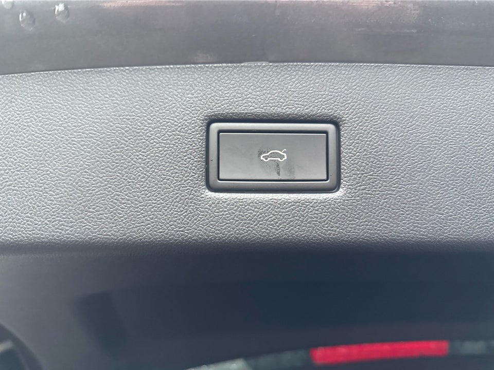 Ford Explorer 82 Premium Extended Range 5d