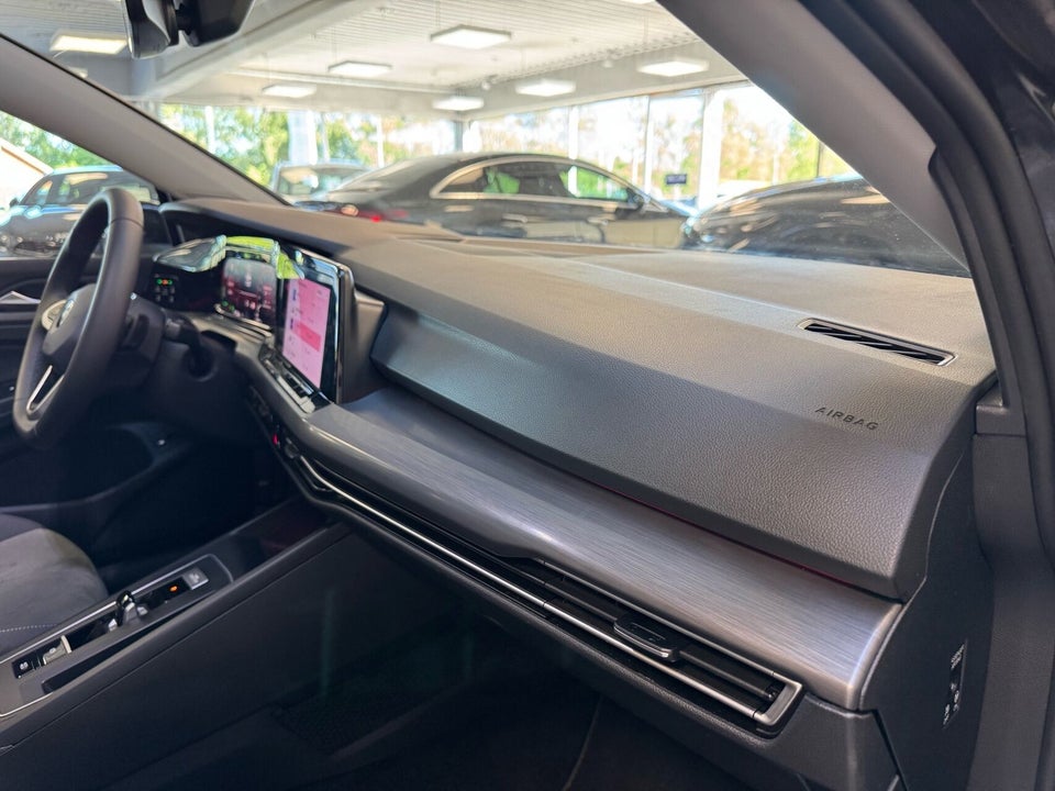 VW Golf VIII 1,4 eHybrid DSG 5d