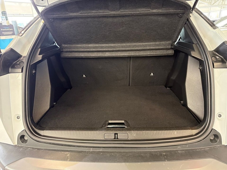 Peugeot 2008 1,2 PureTech 130 First Selection EAT8 5d