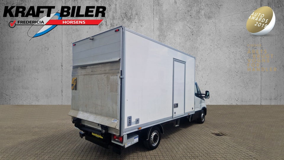 Iveco Daily 3,0 35S18 Box m/lift AG8 2d