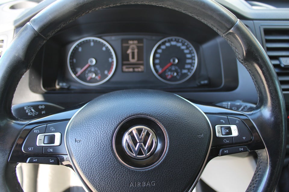 VW Transporter 2,0 TDi 204 Kassevogn kort
