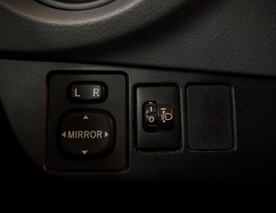 Toyota Yaris 1,0 VVT-i T1 Style 5d