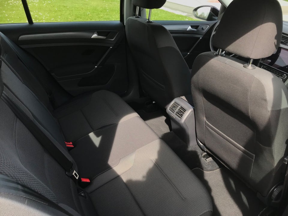 VW Golf VII 1,5 TSi 130 Comfortline 5d