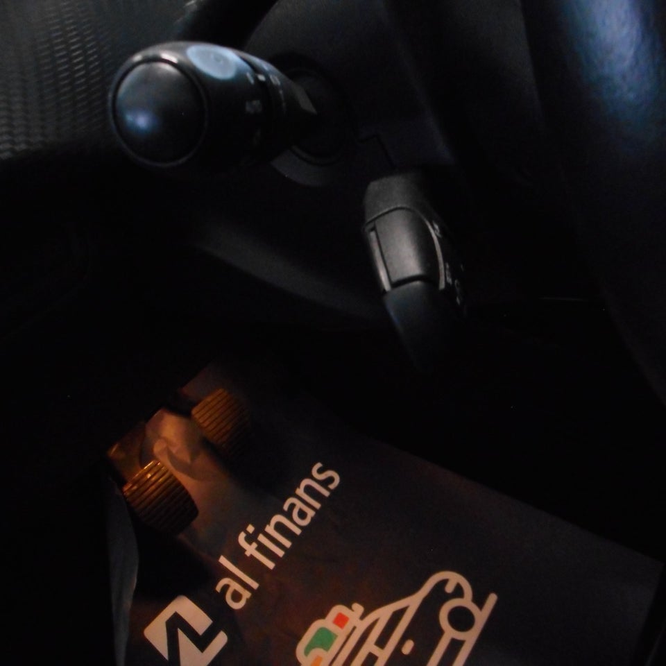 Peugeot 2008 1,5 BlueHDi 100 Allure Sky 5d