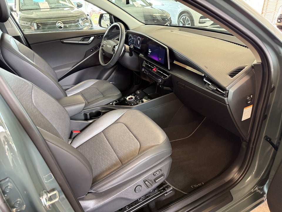 Kia Niro 64 EV Upgrade 5d