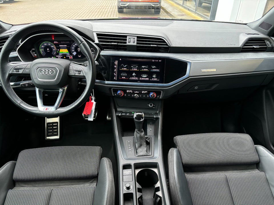 Audi Q3 45 TFSi e S-line+ S-tr. 5d