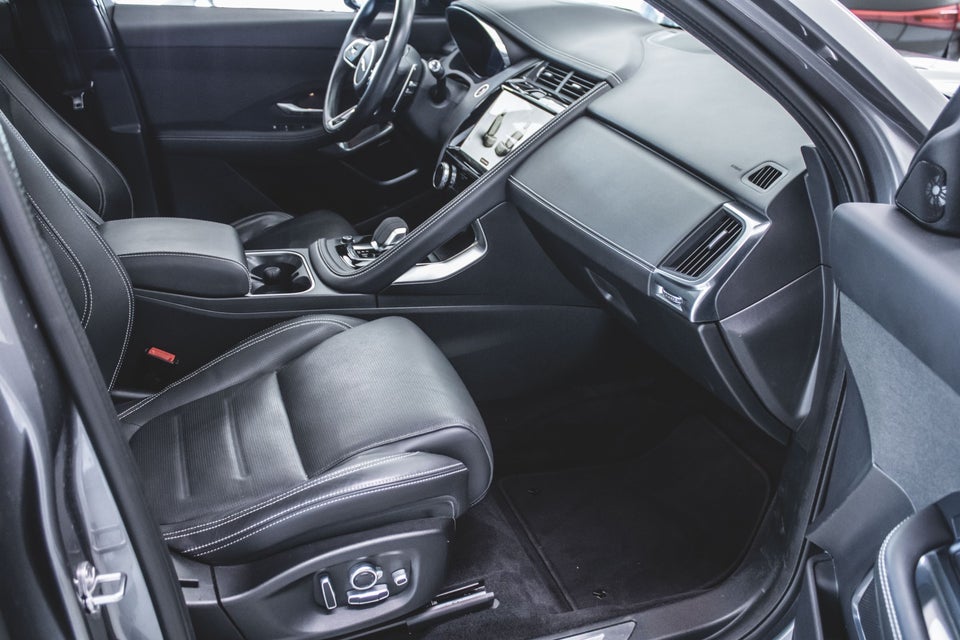 Jaguar E-Pace 1,5 P300e R-Dynamic SE aut. 5d