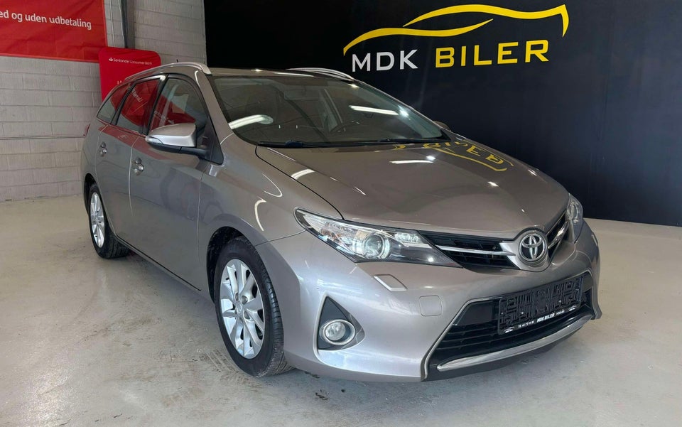 Toyota Auris 1,4 D-4D T2 Premium Touring Sports 5d