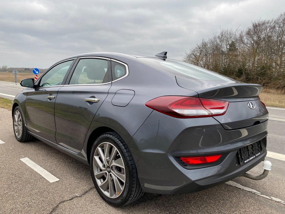 Hyundai i30 1,0 T-GDi Premium Fastback 5d