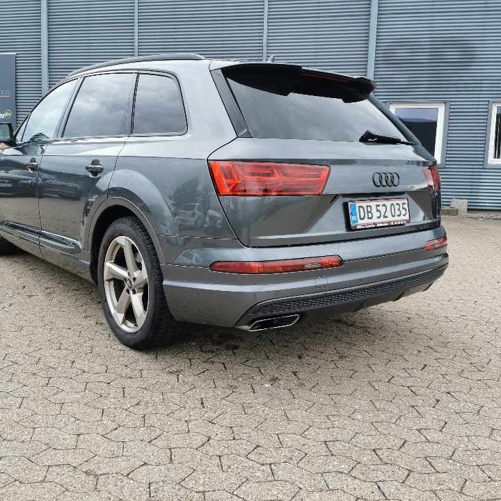 Audi Q7 3,0 TDi 272 S-line quattro Tiptr. 7prs 5d