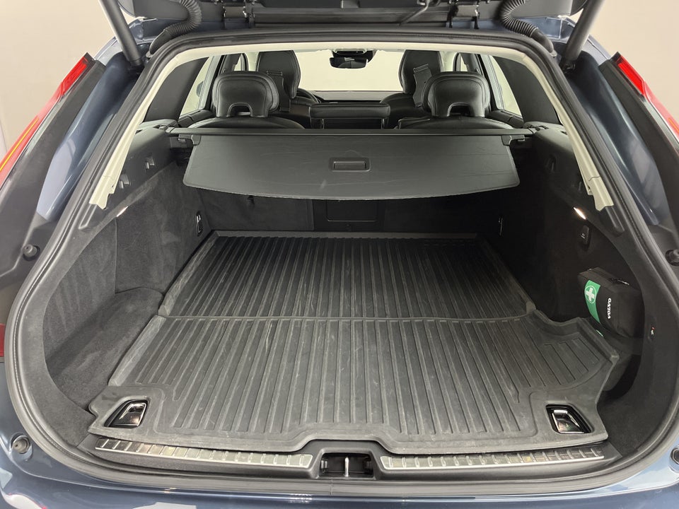 Volvo V90 2,0 T8 ReCharge Inscription aut. AWD 5d