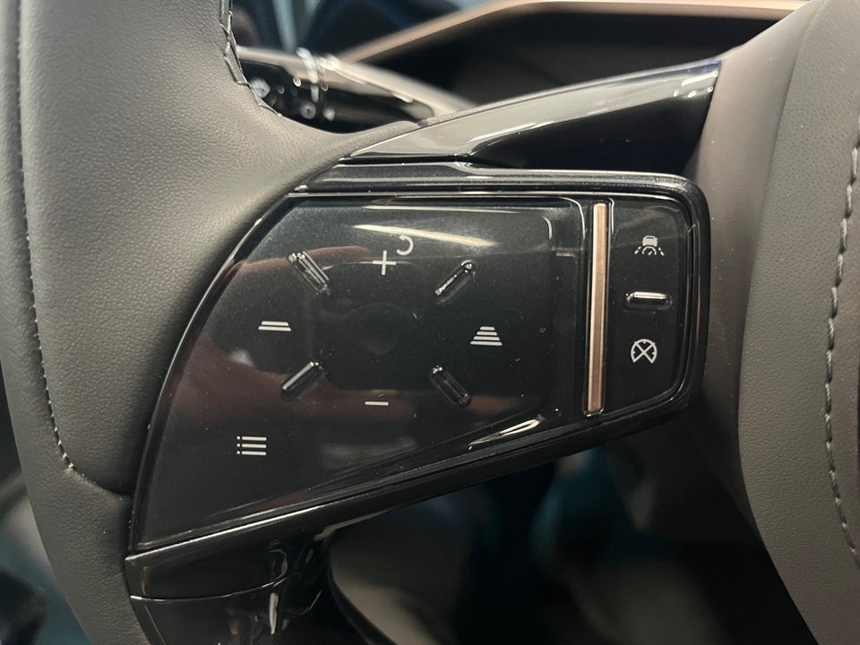 Hongqi EH7 111 Exclusive 4d