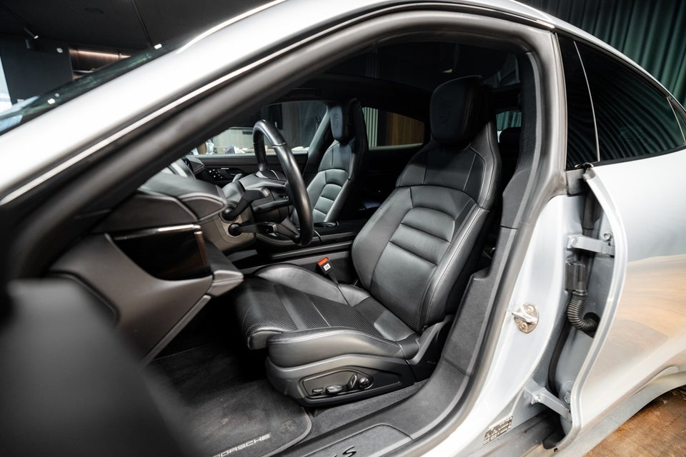 Porsche Taycan 4S 4d