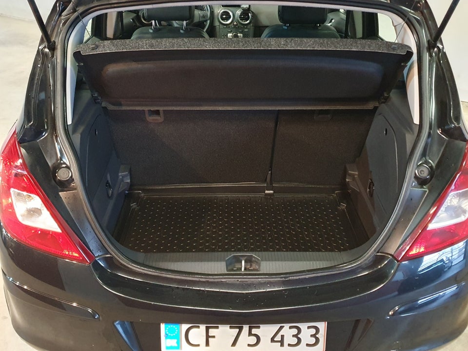 Opel Corsa 1,4 16V Cosmo 5d