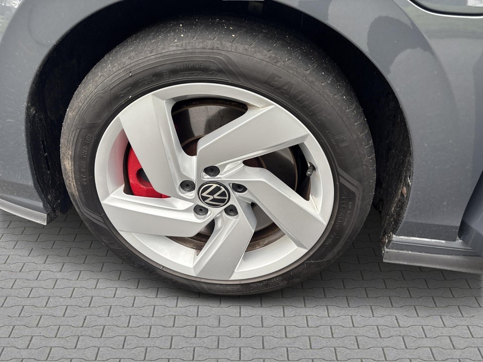 VW Golf VIII 1,4 GTE DSG 5d