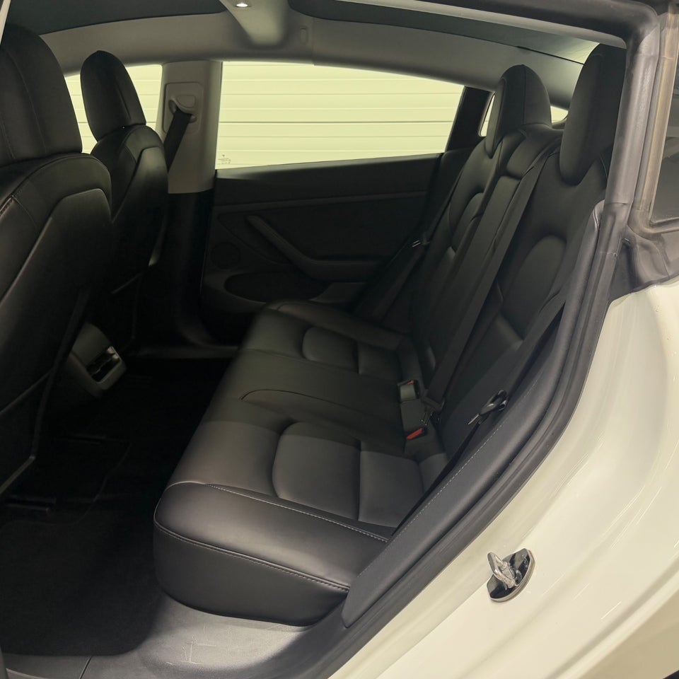 Tesla Model 3 Long Range AWD 4d