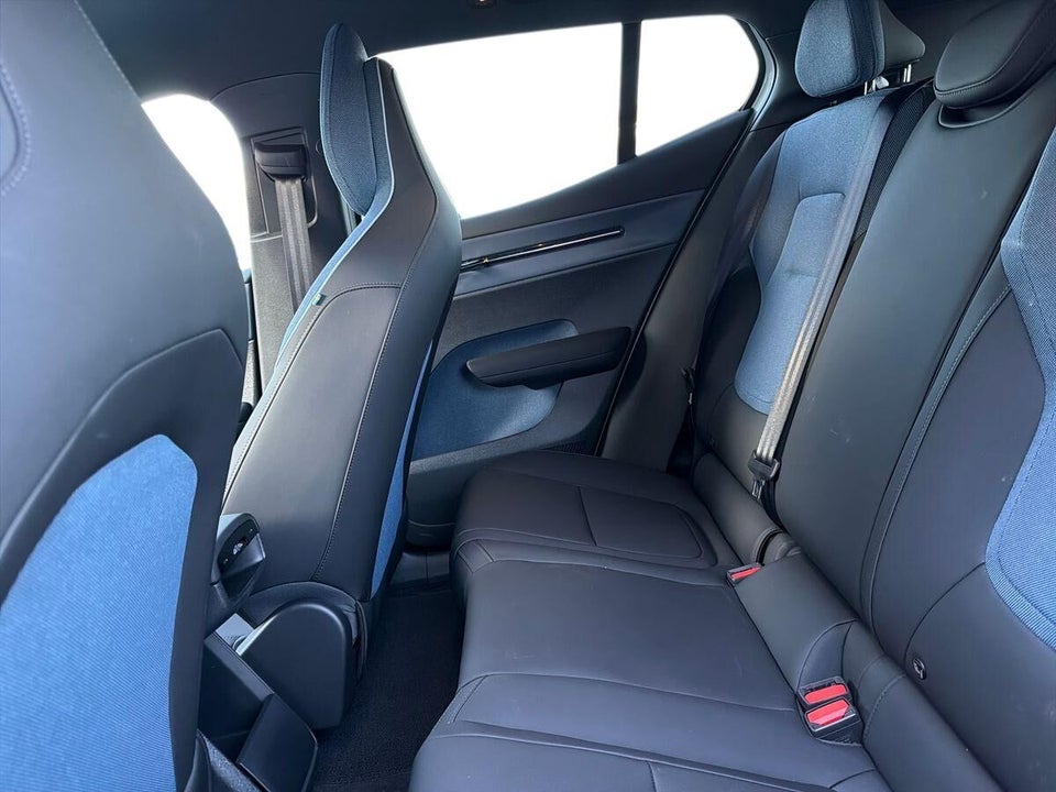 Volvo EX30 Extended Range Plus 5d