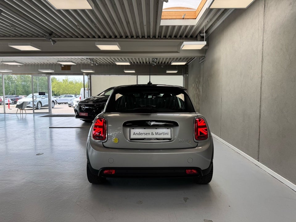 MINI Cooper SE Essential 3d