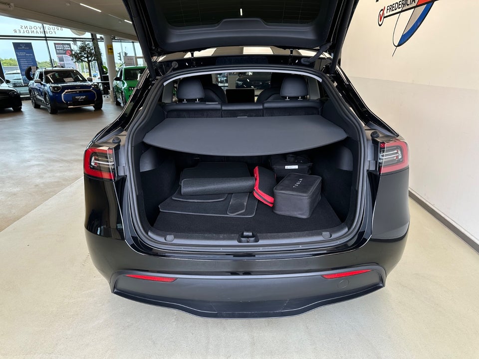 Tesla Model Y RWD 5d