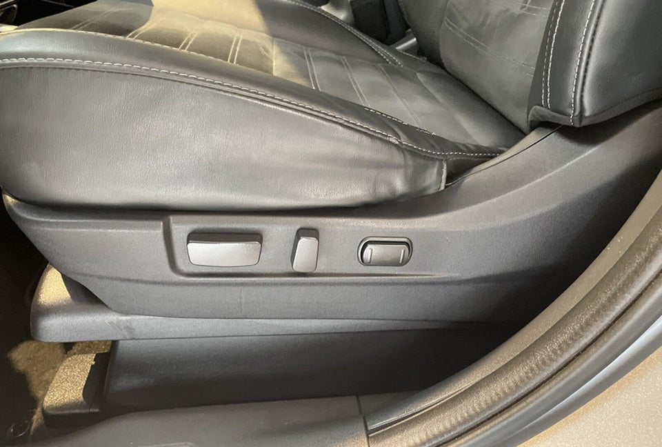 Mitsubishi Outlander 2,4 PHEV Intense CVT 4WD 5d