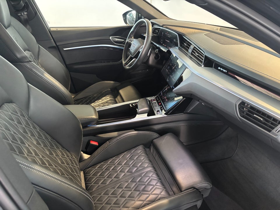Audi e-tron S quattro 5d