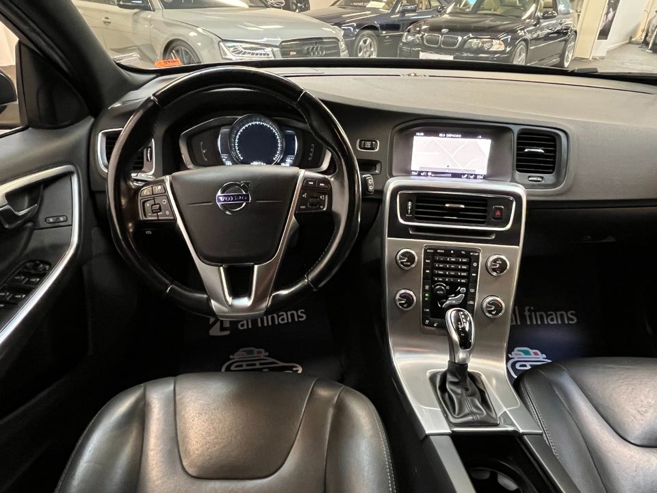 Volvo V60 2,0 D4 190 Summum aut. 5d