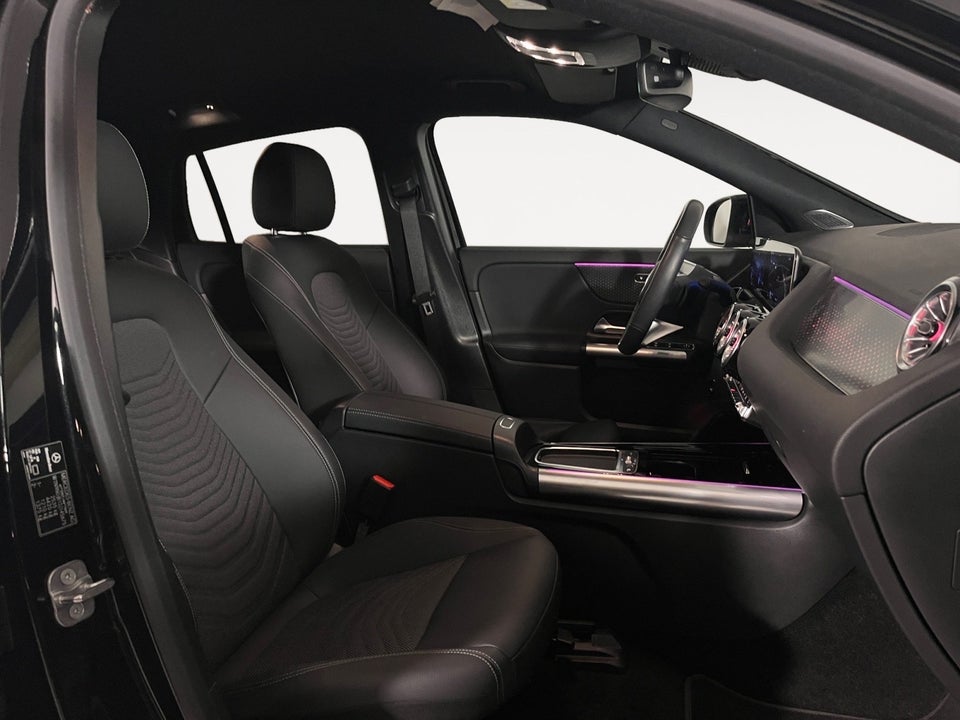 Mercedes EQA300 Progressive 4Matic 5d