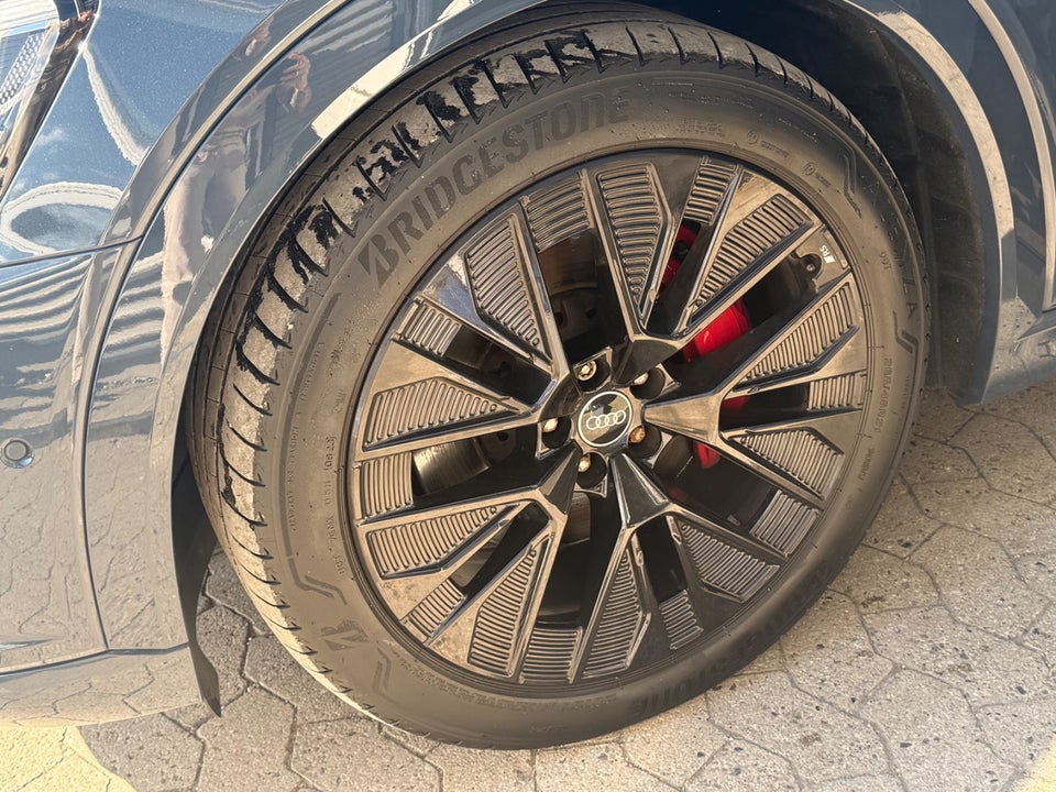 Audi Q8 e-tron 55 S-line Sportback quattro 5d