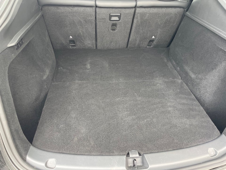 Tesla Model Y Long Range AWD 5d