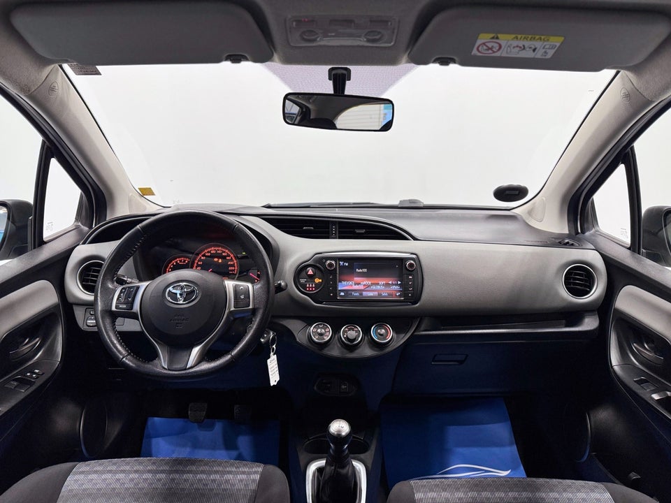 Toyota Yaris 1,0 VVT-i T2 5d