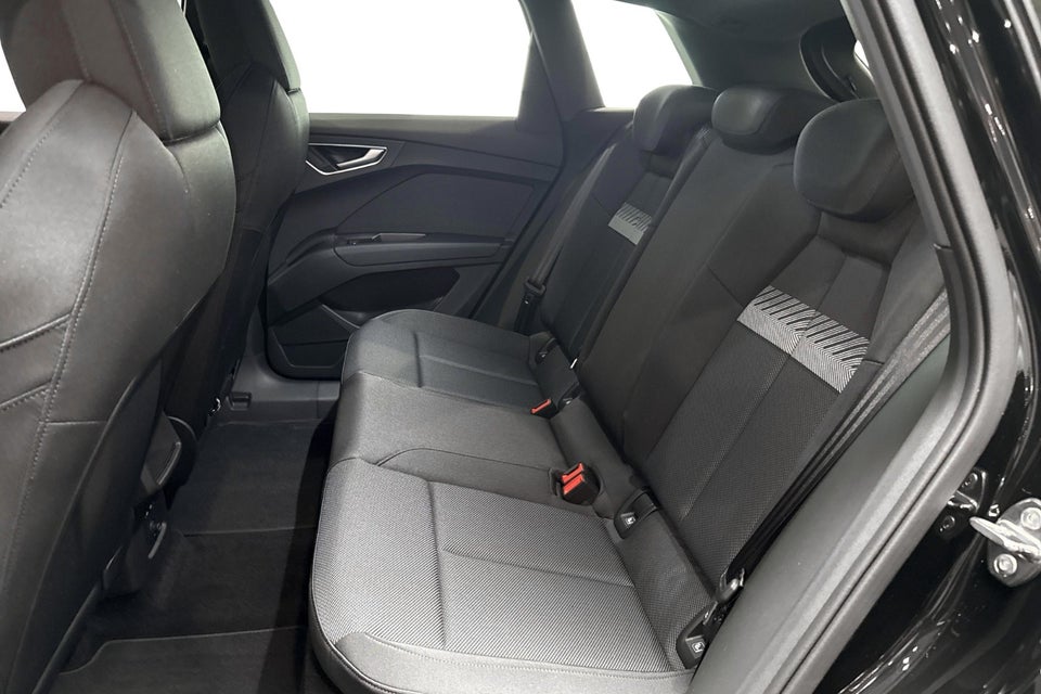 Audi Q4 e-tron 45 S-line 5d