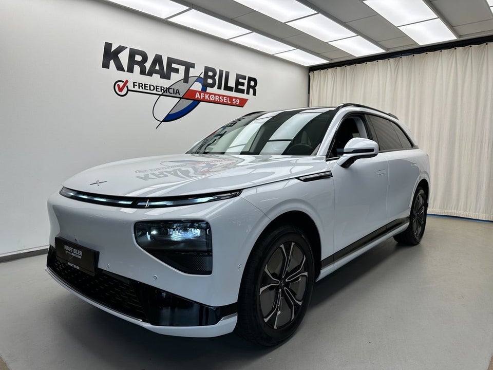 Xpeng G9 Standard Range 5d