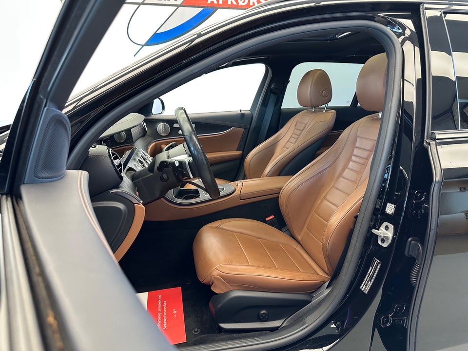 Mercedes E300 de 2,0 AMG Line stc. aut. 5d