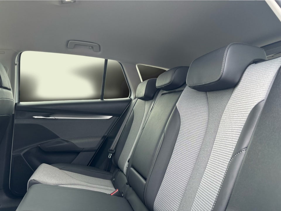 Skoda Enyaq 60 iV Loft 5d