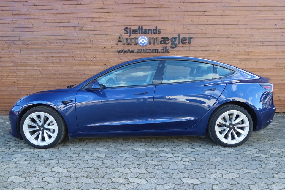 Tesla Model 3 Long Range AWD 4d