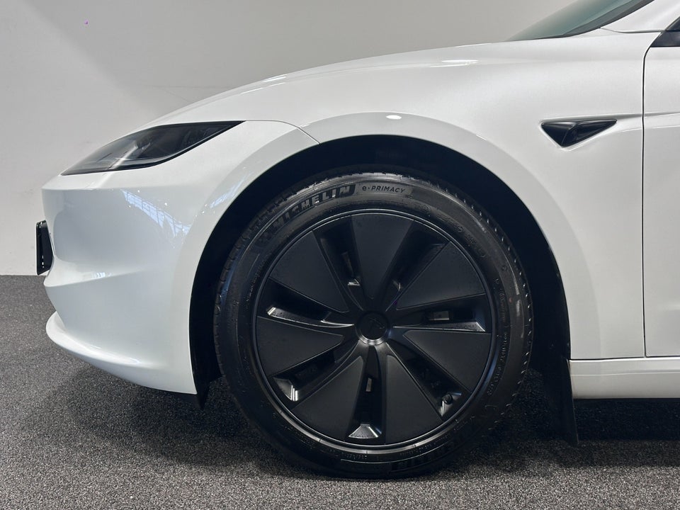 Tesla Model 3 RWD 4d