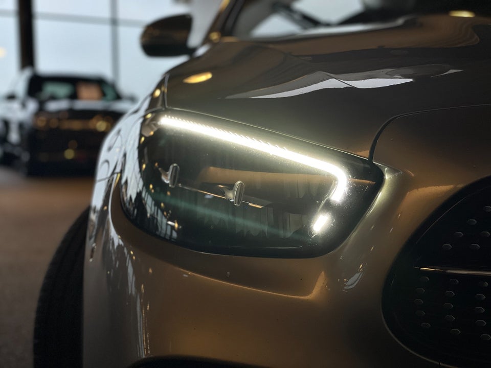 Mercedes E300 de 2,0 AMG Line stc. aut. 4Matic 5d