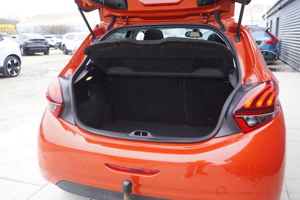 Peugeot 208 1,6 BlueHDi 100 Allure Sky 5d