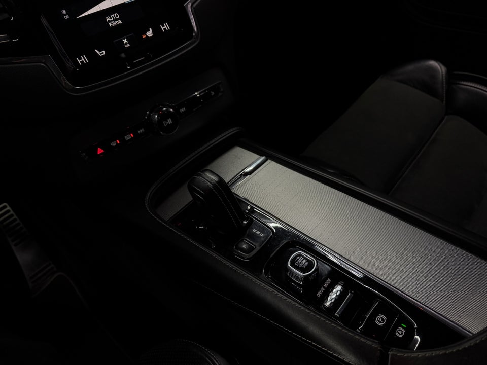 Volvo XC90 2,0 T8 390 R-Design aut. AWD 7prs 5d