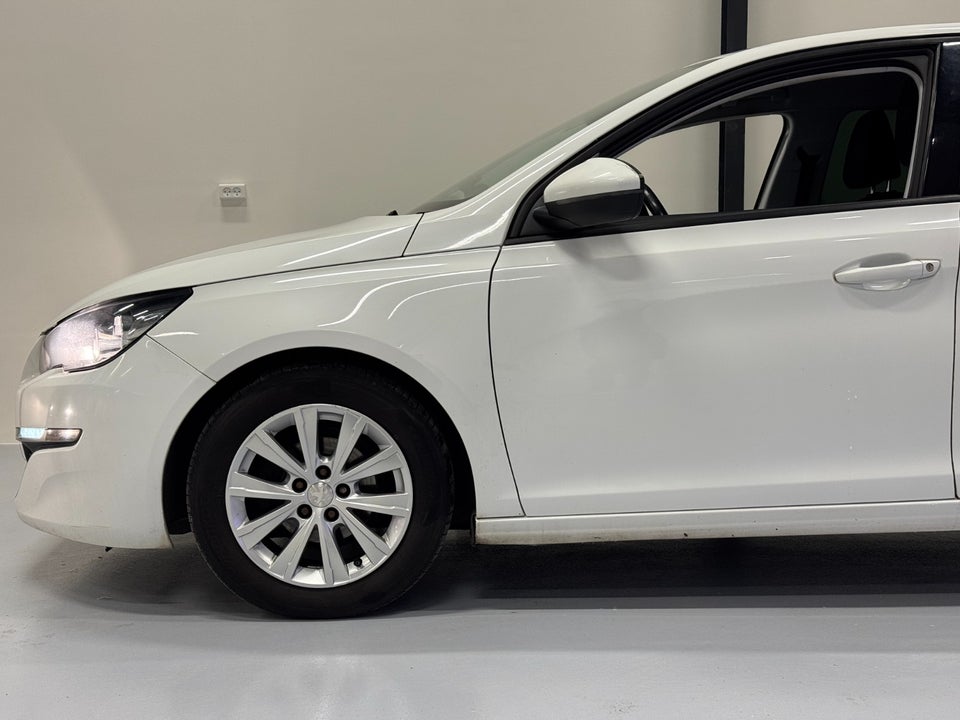 Peugeot 308 1,6 HDi 92 Active 5d