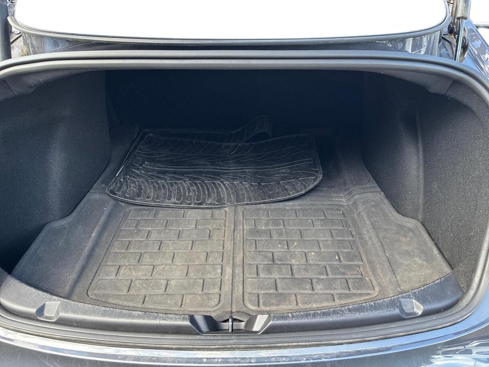Tesla Model 3 Standard Range+ RWD 4d