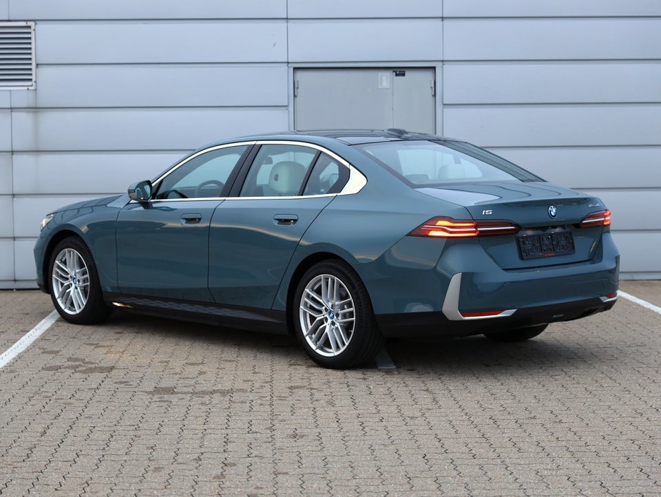 BMW i5 eDrive40 Fully Charged 4d